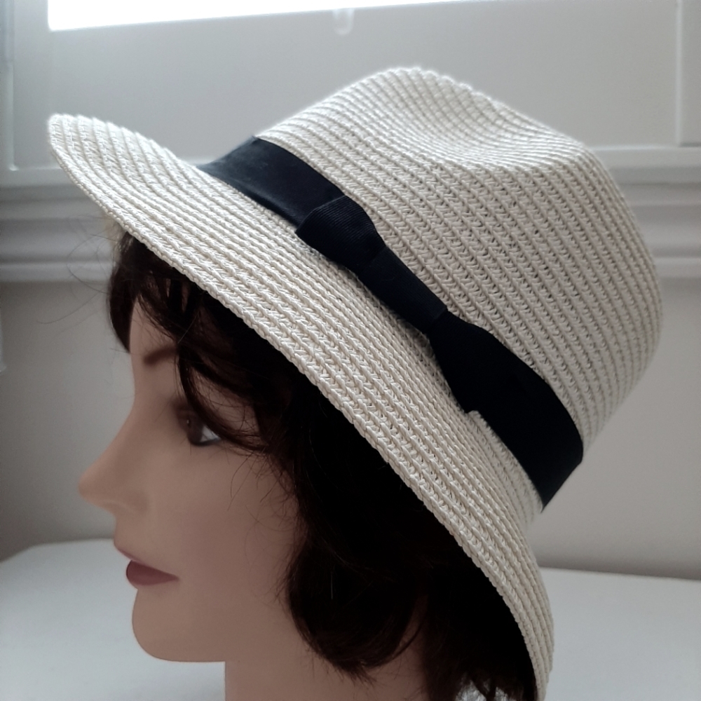NWOT Gorgeous Summer Hat